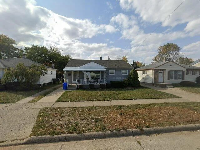 House image located at Roseville, MI 48066