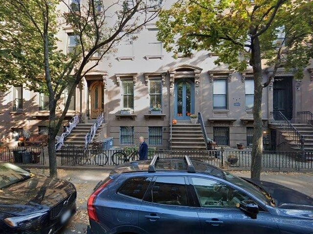 House image located at Carlinville, IL 62626