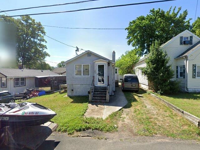 House image located at Keyport, NJ 07735