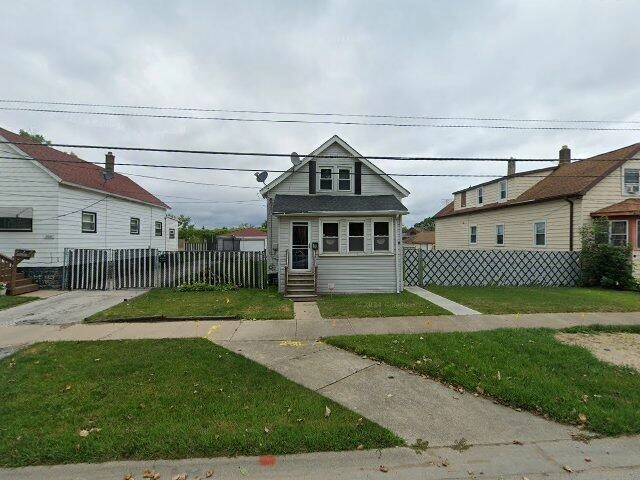 House image located at Chicago, IL 60633