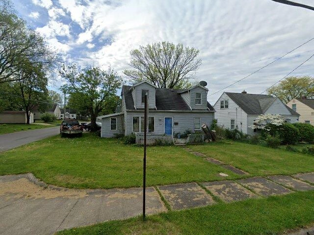 House image located at Akron, OH 44306