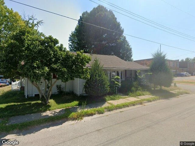 House image located at Benton, IL 62812