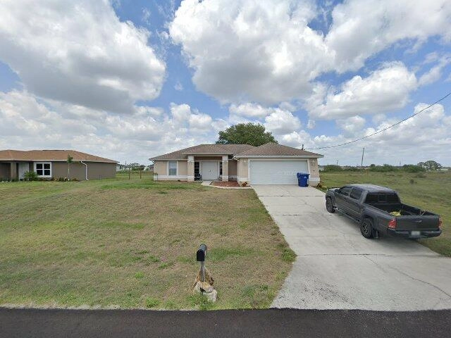 House image located at Labelle, FL 33935