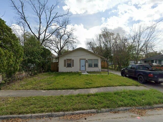 House image located at Houston, TX 77026