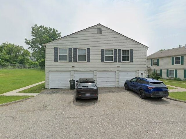 House image located at Lake Orion, MI 48360