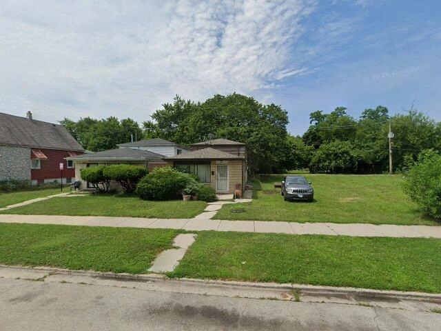 House image located at Chicago, IL 60609