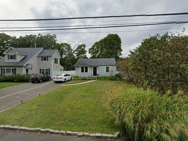 House image located at Bay Shore, NY 11706