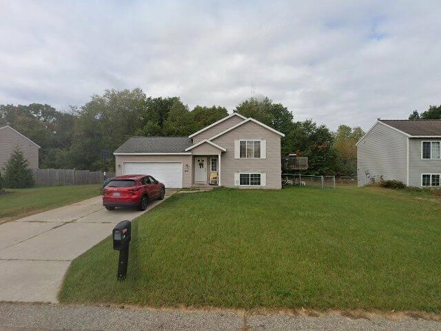 House image located at Howard City, MI 49329