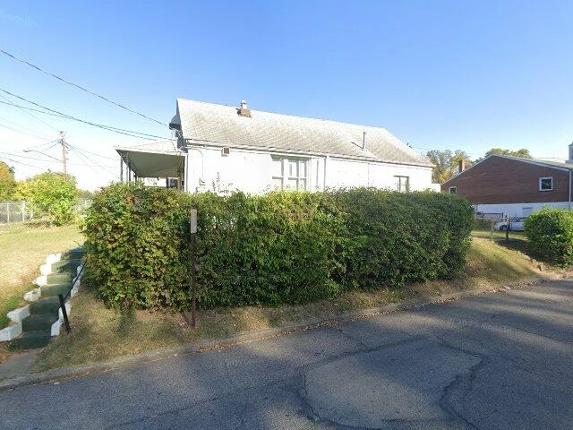 House image located at Louisville, KY 40208