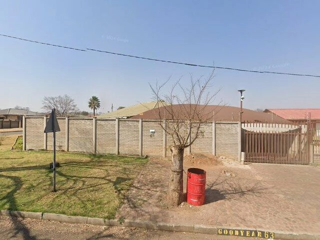 House image located at Waynesville, NC 28786