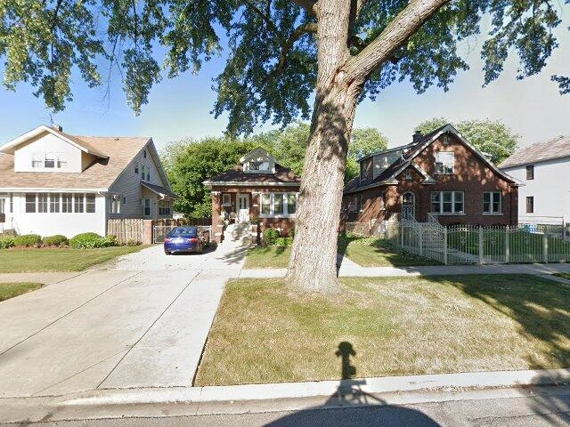 House image located at Chicago, IL 60643