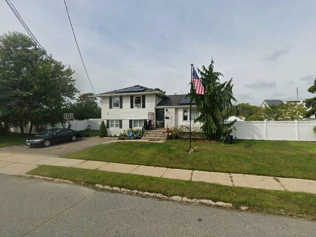 House image located at West Islip, NY 11795