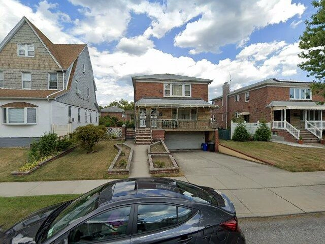 House image located at Oakland Gardens, NY 11364