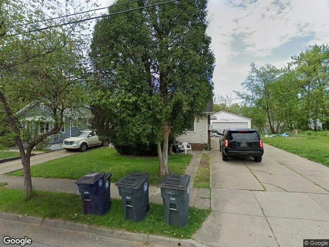 House image located at Akron, OH 44306