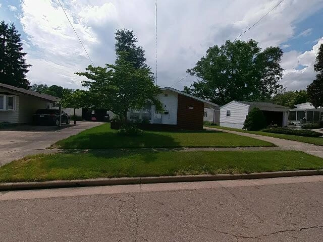 House image located at Akron, OH 44314