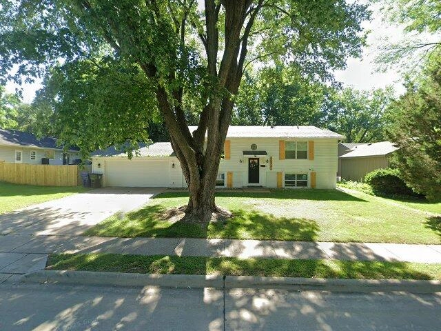 House image located at Davenport, IA 52806