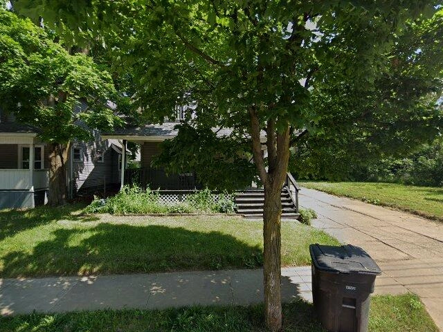 House image located at Akron, OH 44302