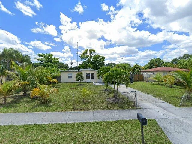 House image located at Hollywood, FL 33023