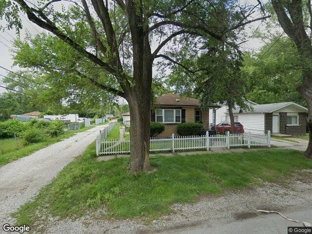 House image located at Robbins, IL 60472