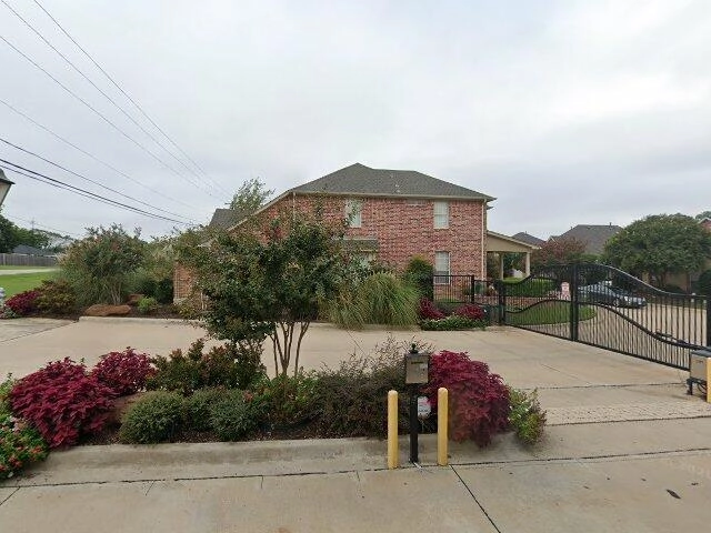 House image located at Arlington, TX 76016