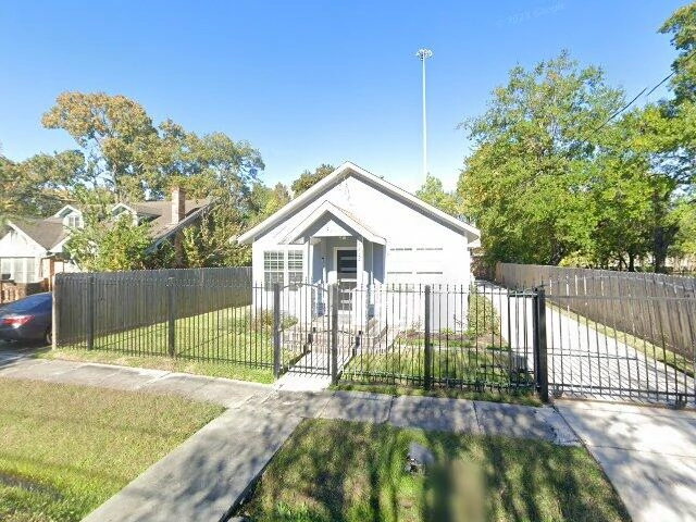 House image located at Houston, TX 77004