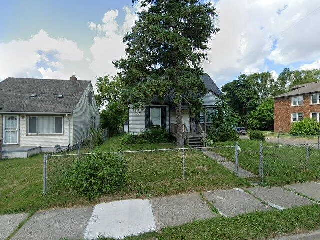 House image located at Pontiac, MI 48342
