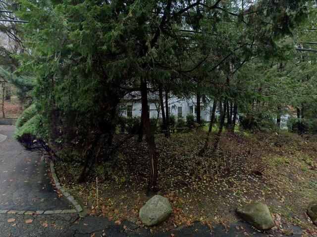 House image located at Mill Neck, NY 11765