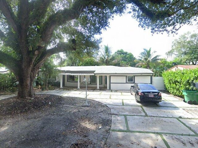 House image located at Miami, FL 33162