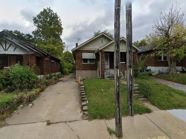 House image located at Saint Louis, MO 63121