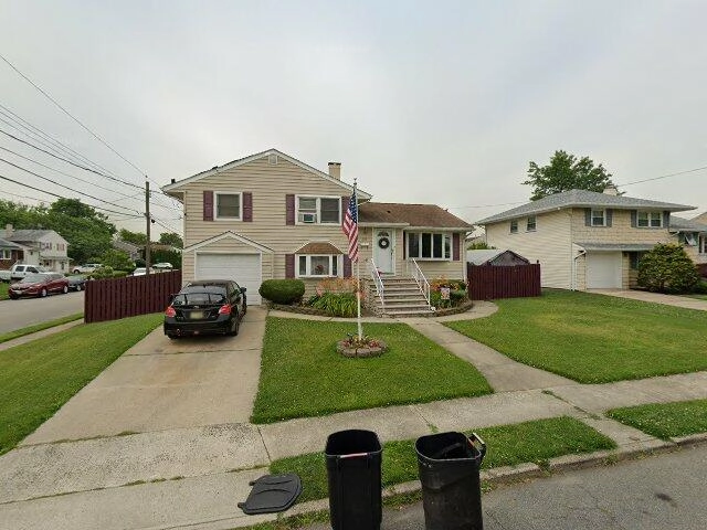 House image located at Carteret, NJ 07008