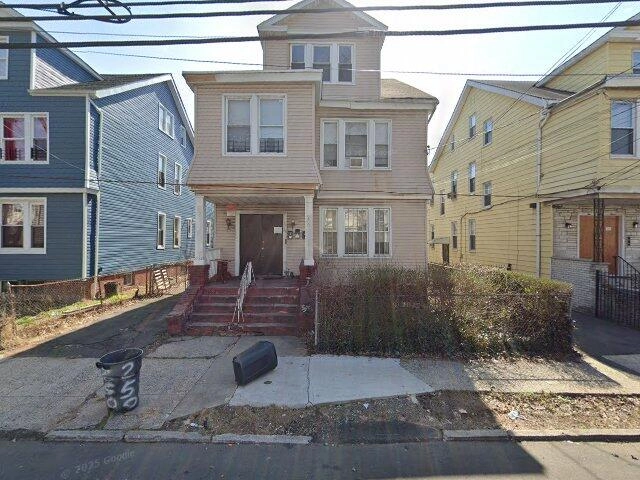 House image located at Newark, NJ 07112