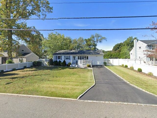 House image located at Avon, CT 06001