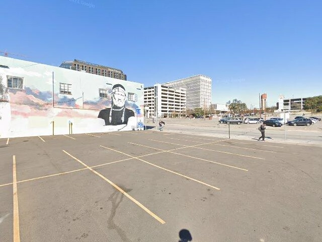 House image located at Davenport, IA 52803