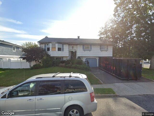 House image located at West Islip, NY 11795