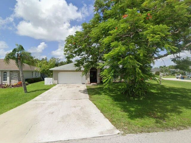 House image located at Fort Myers, FL 33967