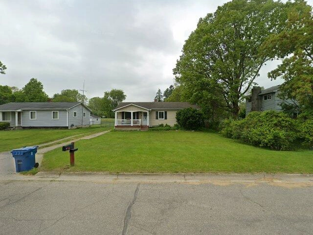 House image located at Holly, MI 48442