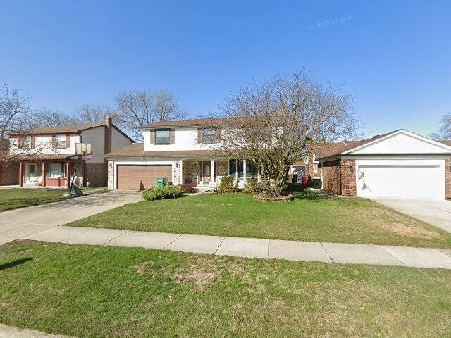 House image located at Macomb, MI 48044