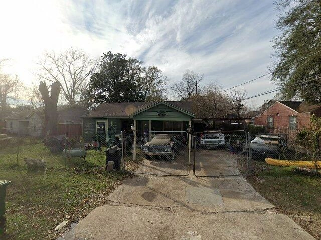 House image located at Houston, TX 77022