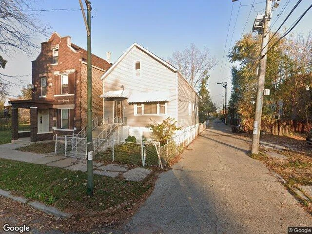 House image located at Chicago, IL 60609