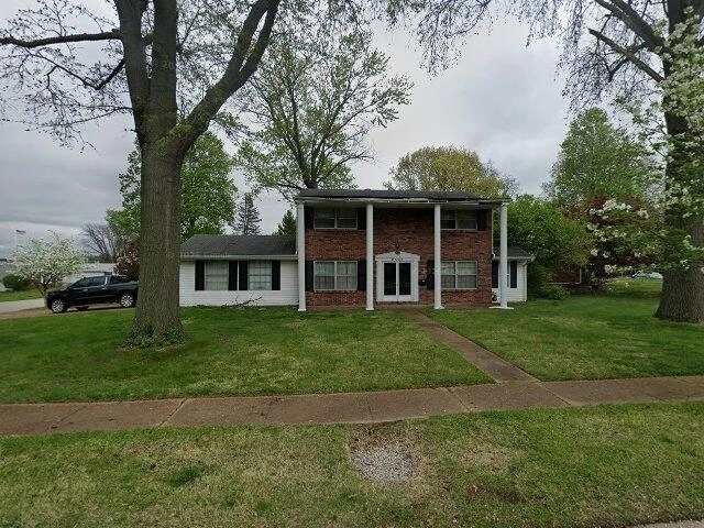 House image located at Florissant, MO 63033