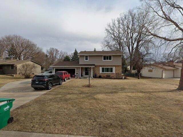 House image located at Minneapolis, MN 55427
