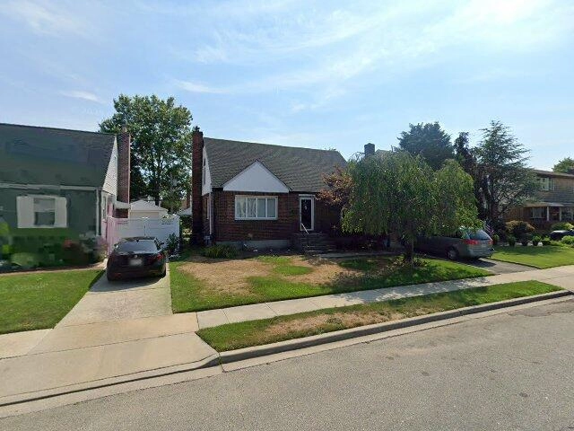 House image located at Franklin Square, NY 11010