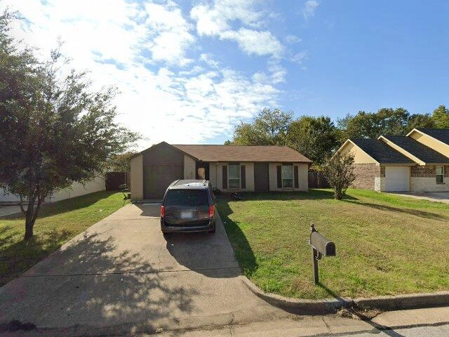 House image located at Arlington, TX 76014