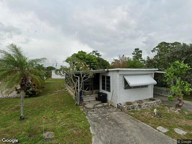 House image located at North Fort Myers, FL 33917