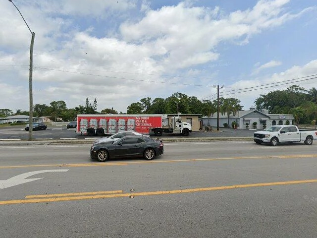 House image located at Lake Worth, FL 33461