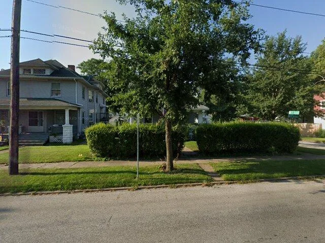 House image located at Moline, IL 61265