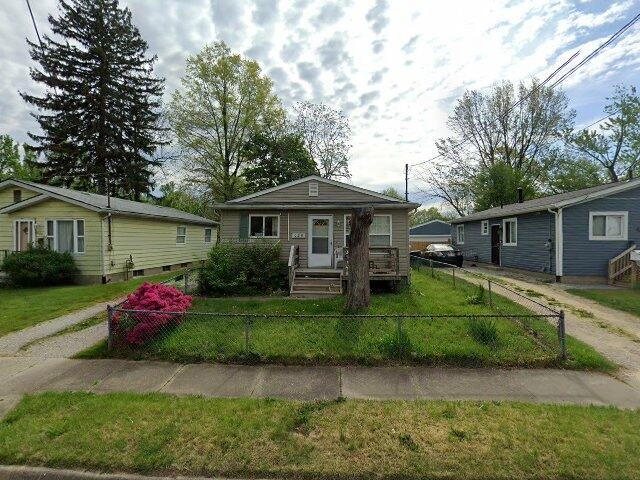House image located at Akron, OH 44306