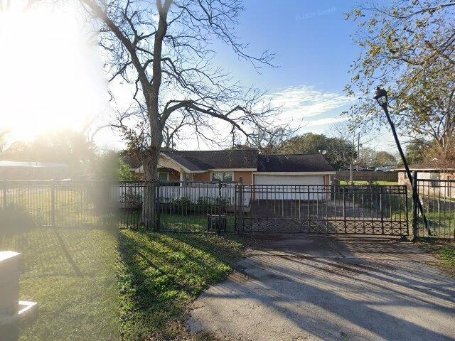 House image located at Fresno, TX 77545