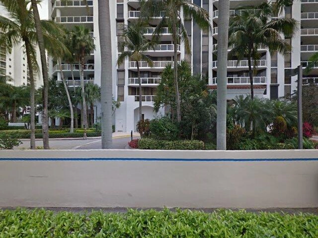 House image located at Miami, FL 33180