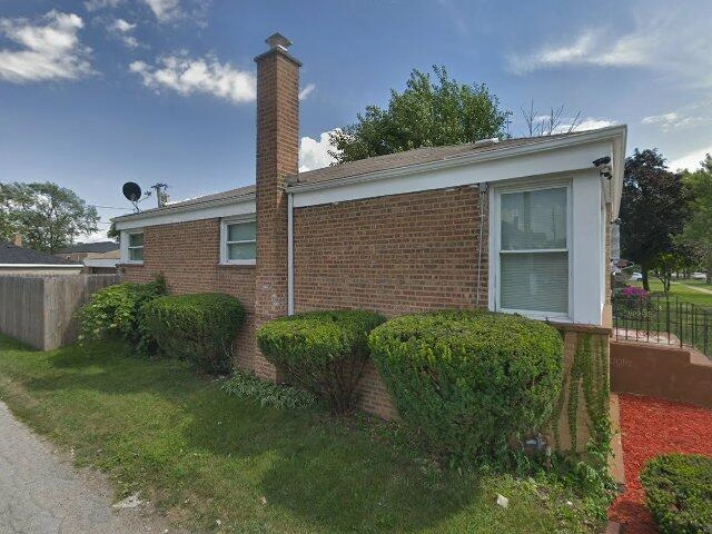 House image located at Dolton, IL 60419